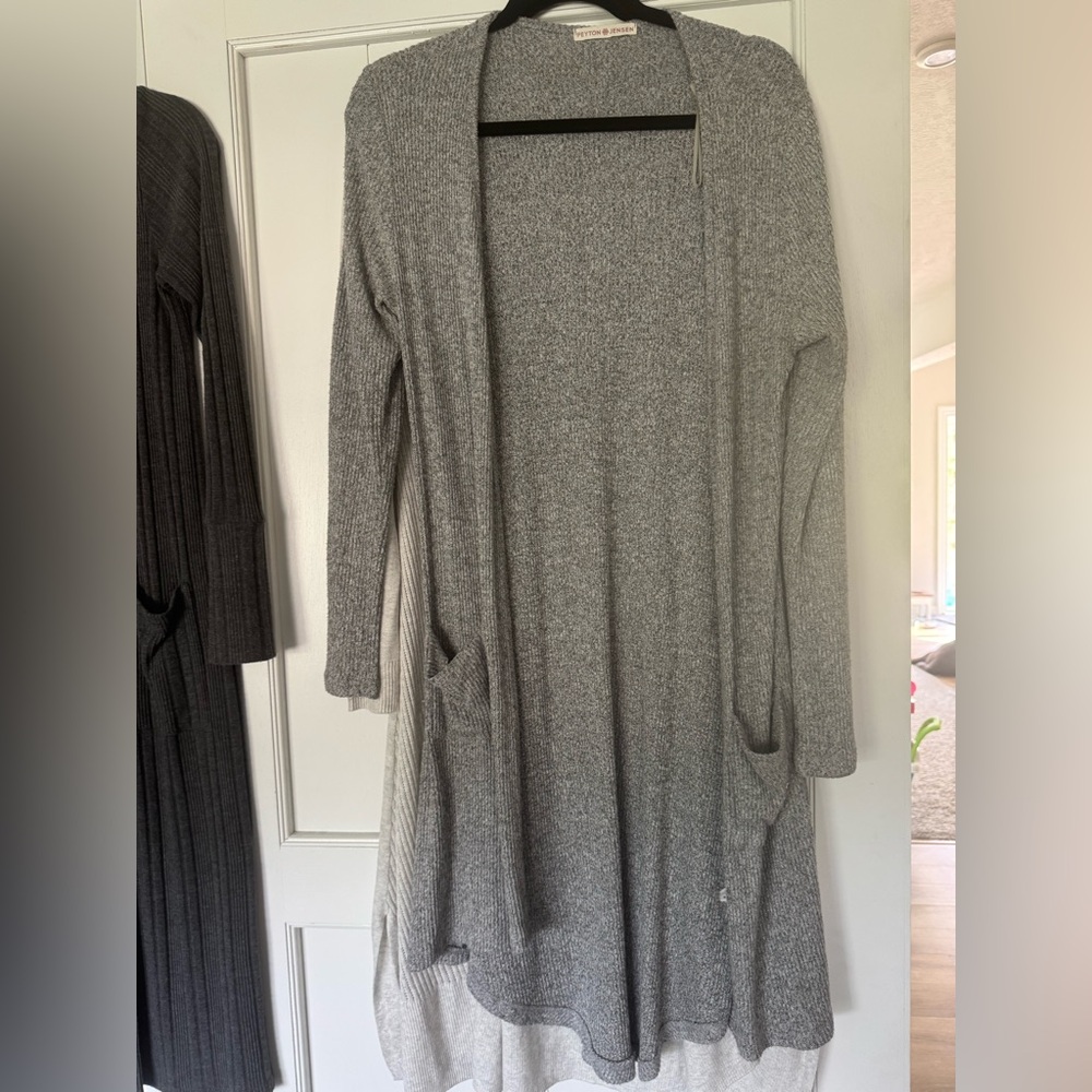 Heather Gray Long-Sleeve Knit duster with Pockets